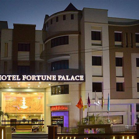 Hotel Fortune Palace Jāmnagar Extérieur photo