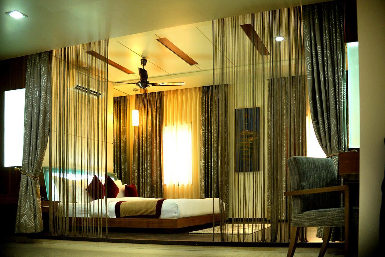 Hotel Fortune Palace Jāmnagar Extérieur photo