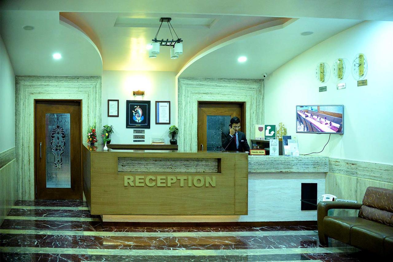 Hotel Fortune Palace Jāmnagar Extérieur photo
